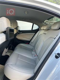 جنسس G70